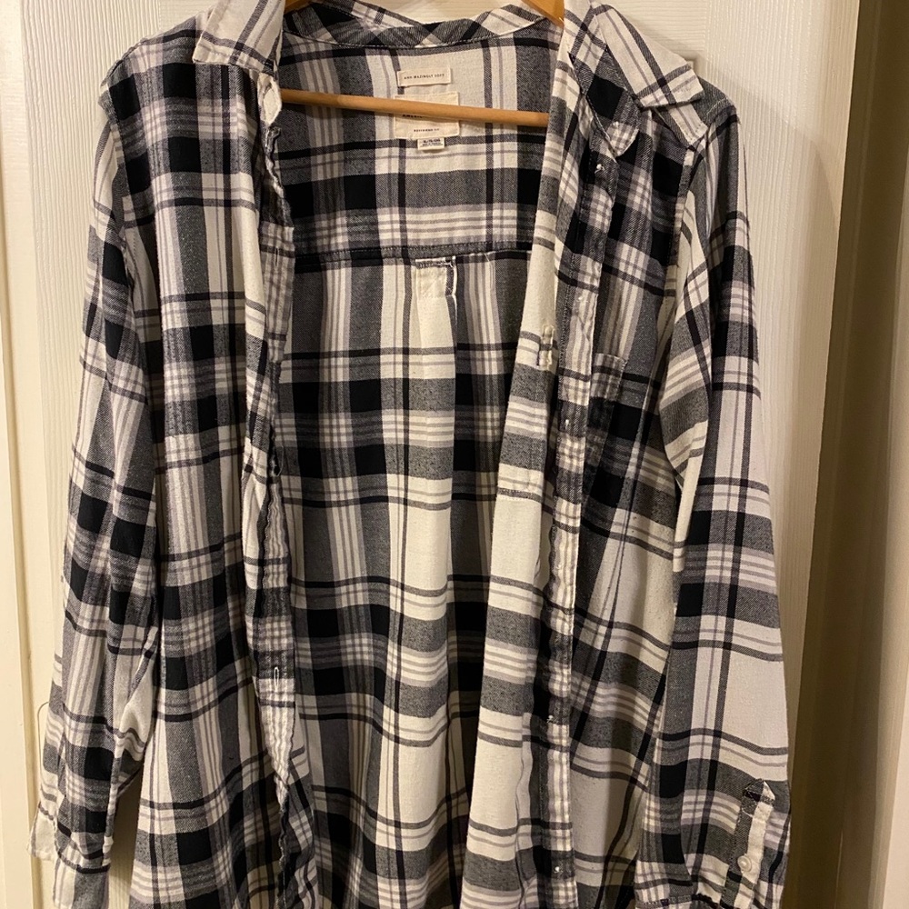 Black and white American Eagle flannel